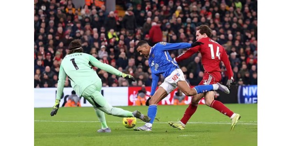 Uno sprint di 80 metri del subentrato Chiesa incarna lo spirito della maglia del Liverpool.